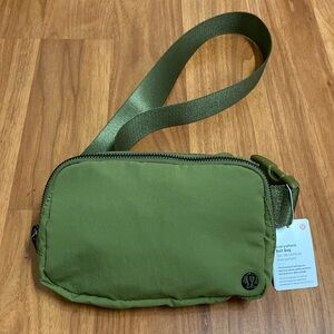❤️ Lululemon OG Everywhere Belt Bag EBB Bronze Green NWT
